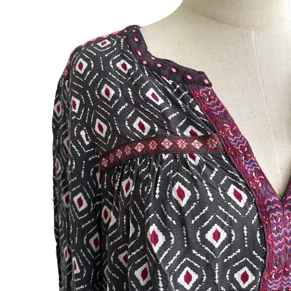 Anthropologie One September Embroidered Grey Burgundy Blouse Top Size Medium - Picture 4 of 11